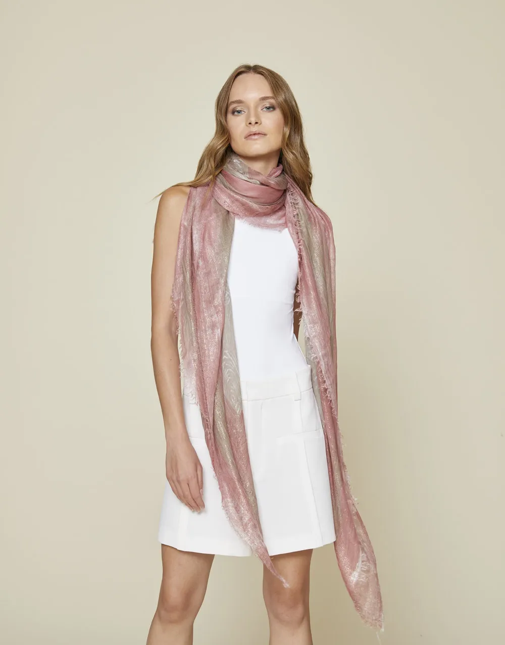     Stola dipinta a mano | Clarins   
