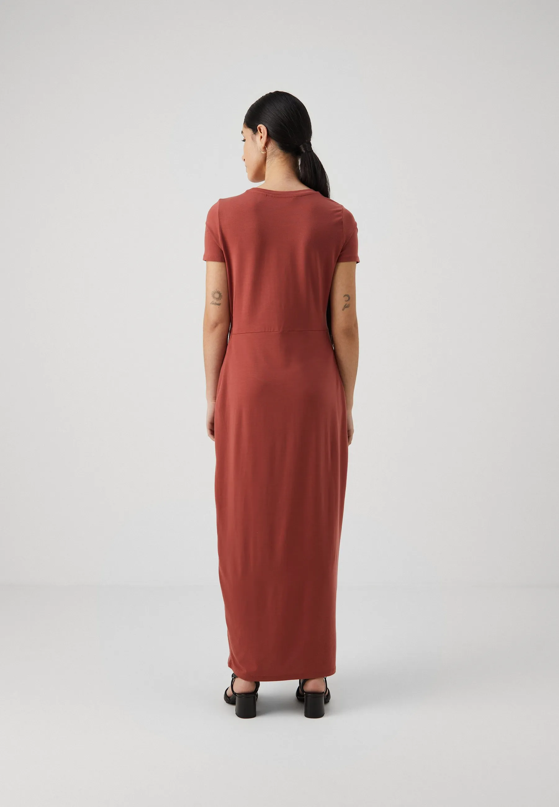 VMAVA LULU ANCLE DRESS PETITE - Vestito lungo